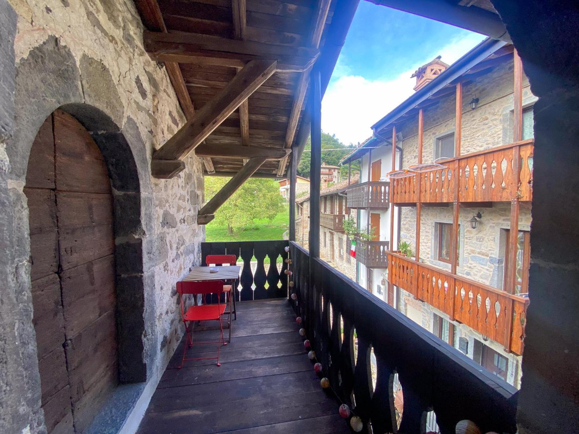 Casa Vacanze Di Arlecchino San Giovanni Bianco Exterior photo